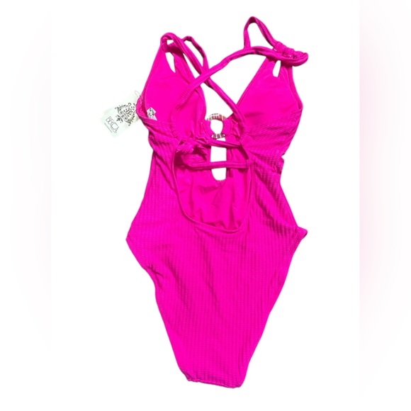 BECCA Line in sand Pink Cut Out Textured One Piece Swimsuit Size Large NWT - Picture 4 of 8